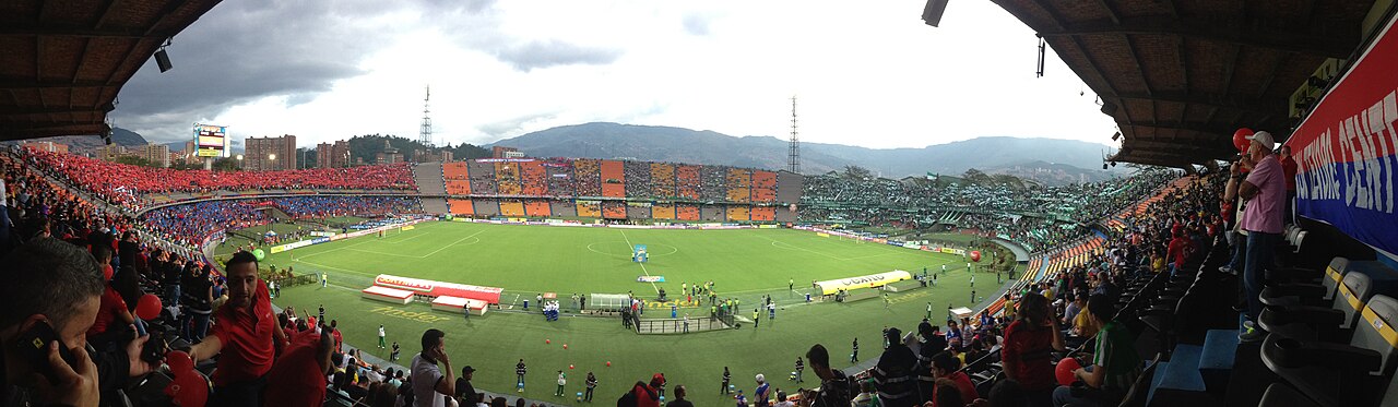 Clásico entre Independiente Medellín y Atlético Nacional en el Atanasio Girardot