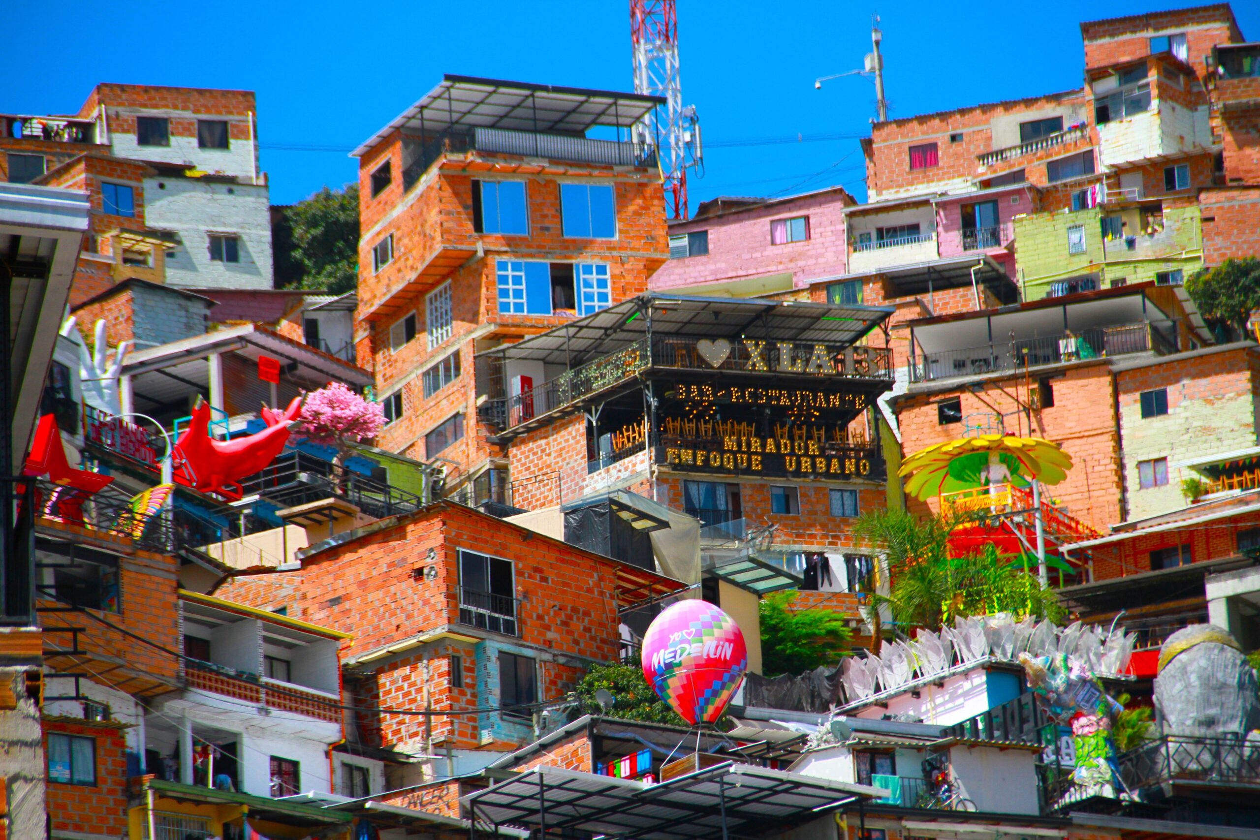 Arte callejero Comuna 13 Medellín