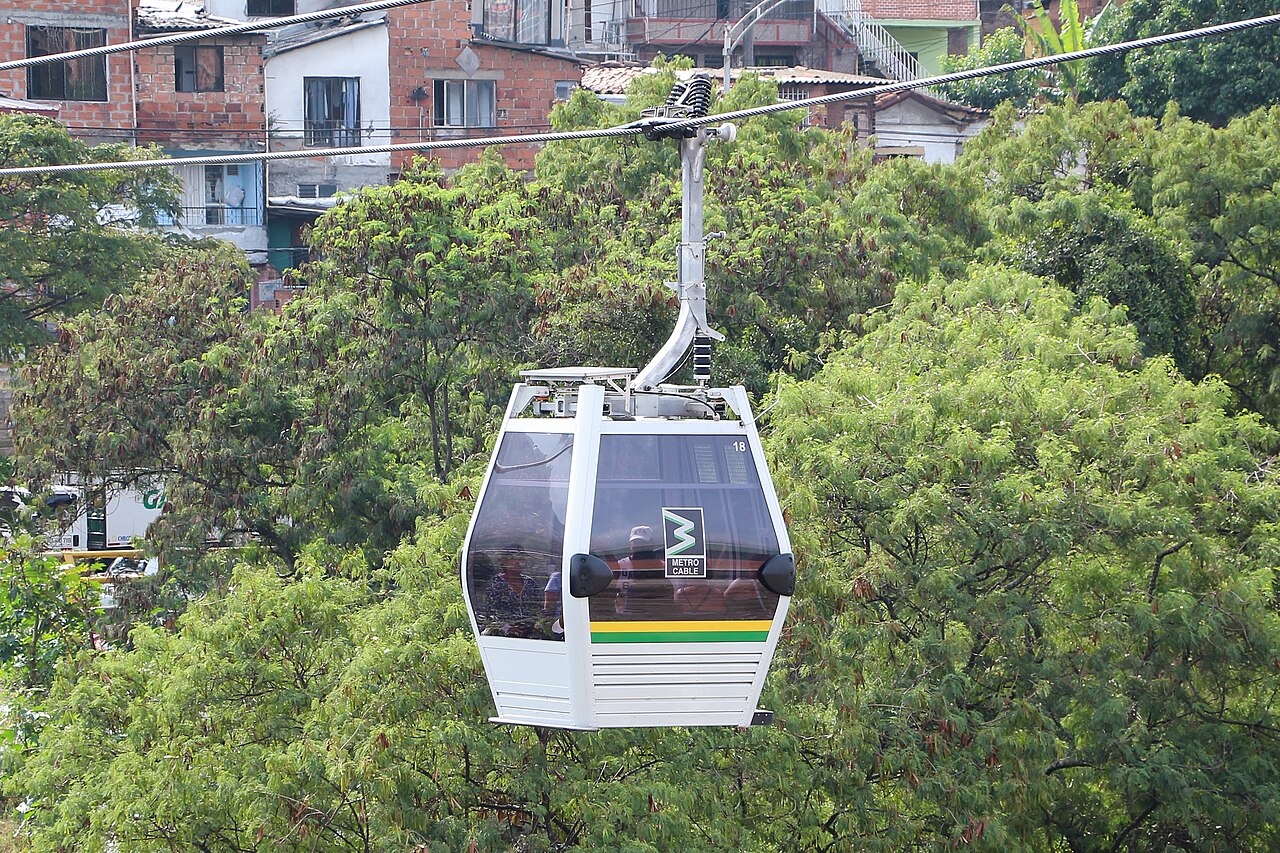 Metrocable Line K cabins above Medellin