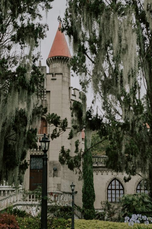 Torre del castillo estilo medieval en Medellín