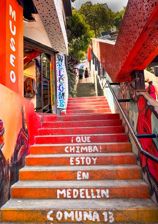 Street art in Comuna 13, Medellín