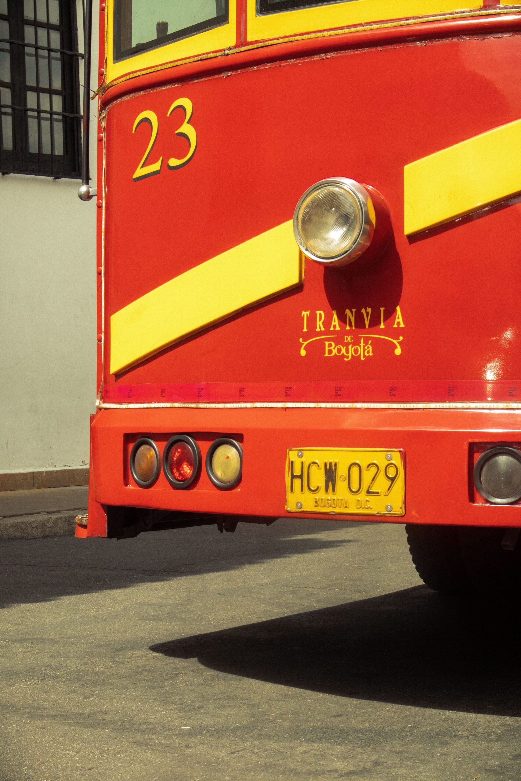 Tranvia vintage rojo Colombia